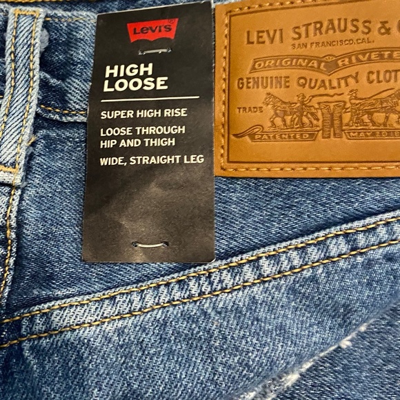 Levi's Super High Rise Loose Jeans NWT - Picture 11 of 12
